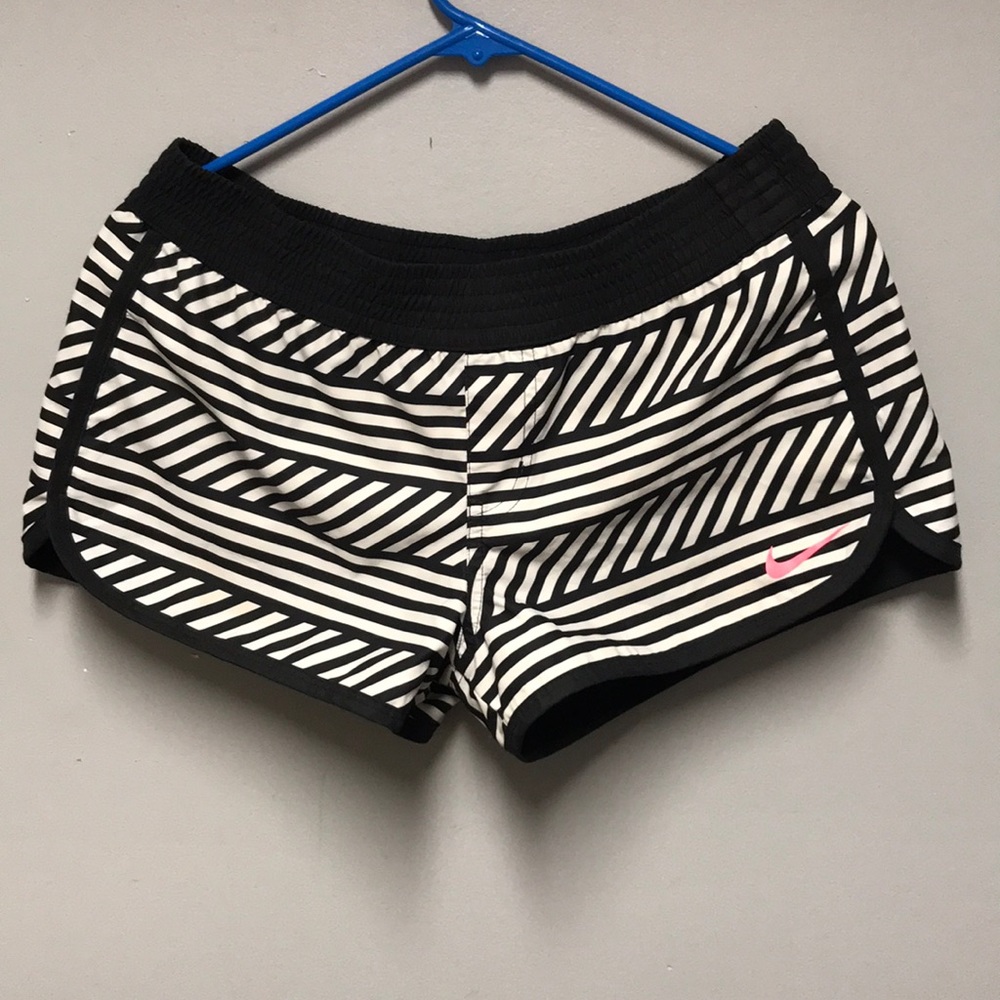 🔥REVERSIBLE NIKE SHORTS🔥
